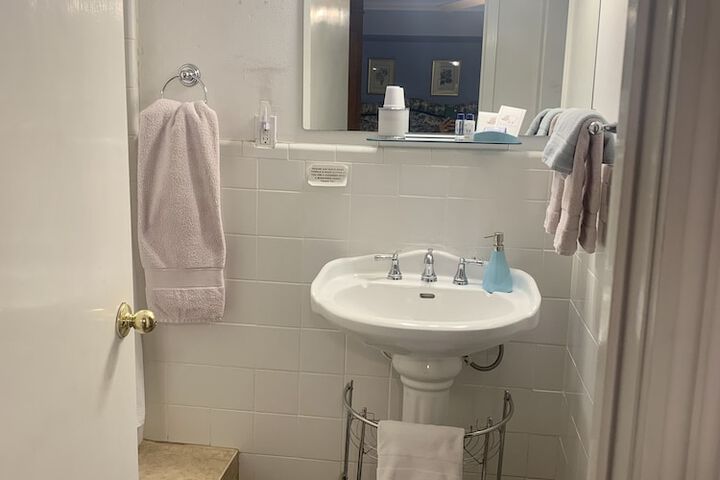 Room 44 of 110