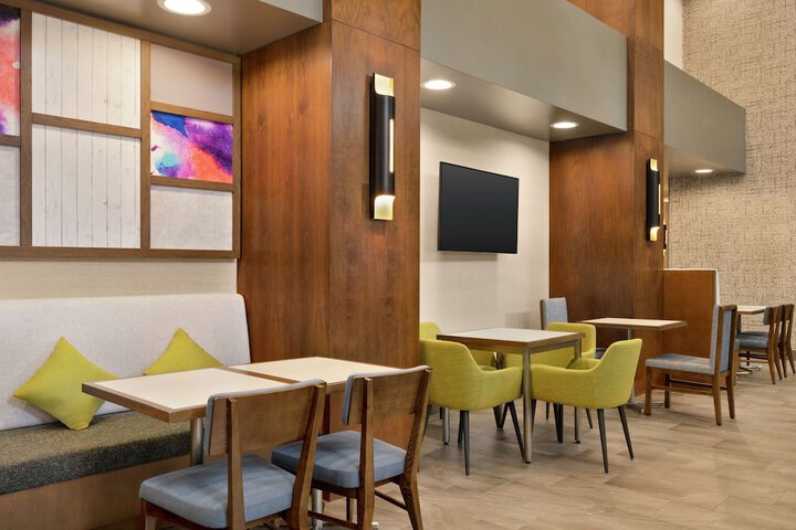 Hampton Inn & Suites Tacoma / Puyallup
