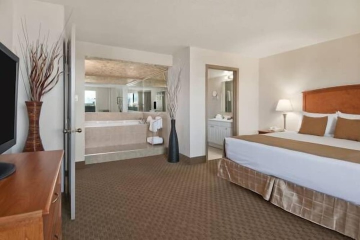 Room 44 of 61