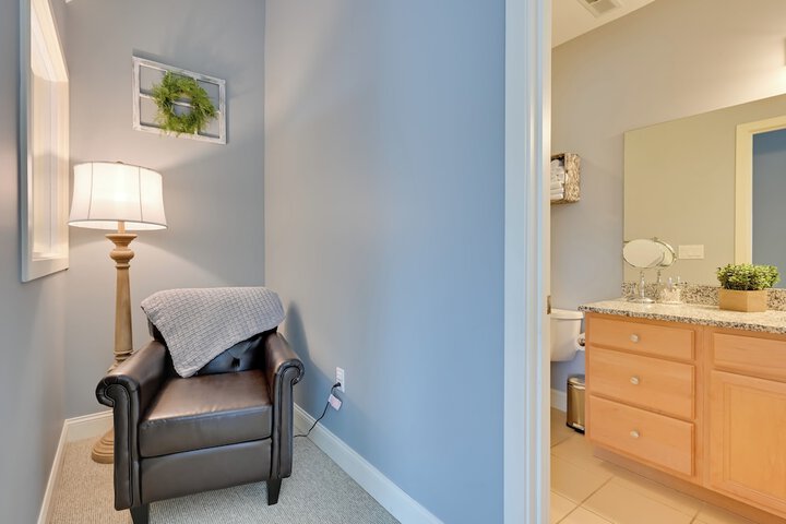 Bright Condo w / Community Perks: Near Ski Quechee!