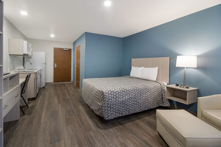 Room 32 of 63