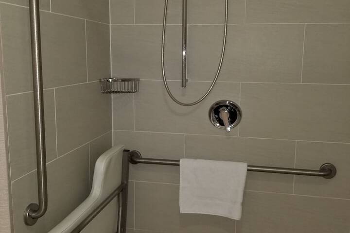 Room 12 of 36
