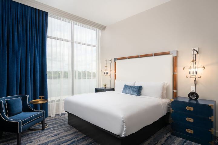 Room 40 of 172