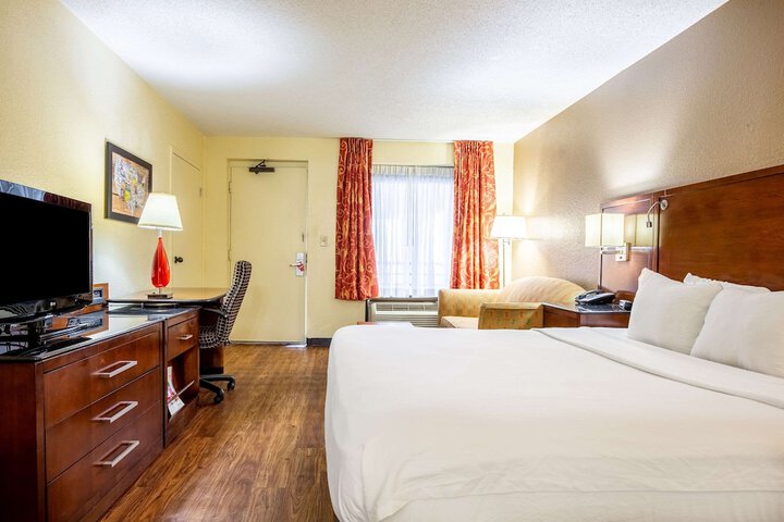Room 12 of 40