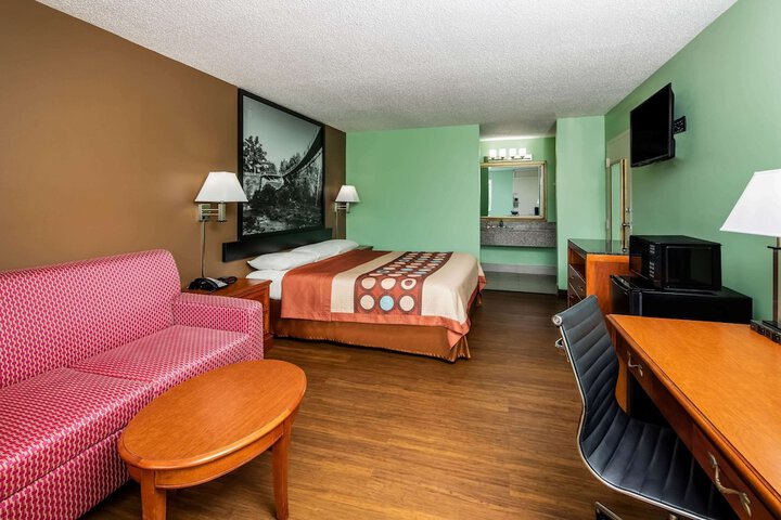 Room 20 of 29