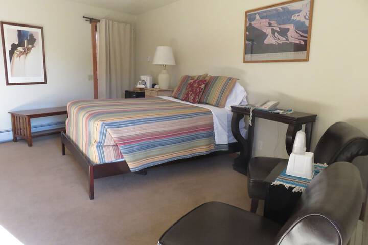 Room 11 of 14