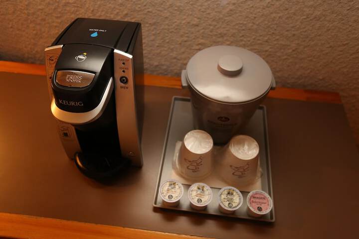 Breakfast/Coffee Service 29 of 33