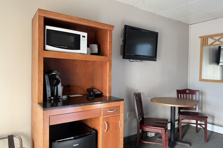 Room 13 of 35