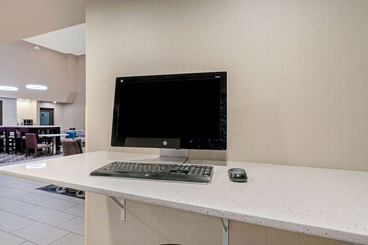 Business Center 41 of 41