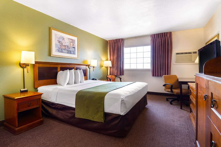 Room 12 of 36