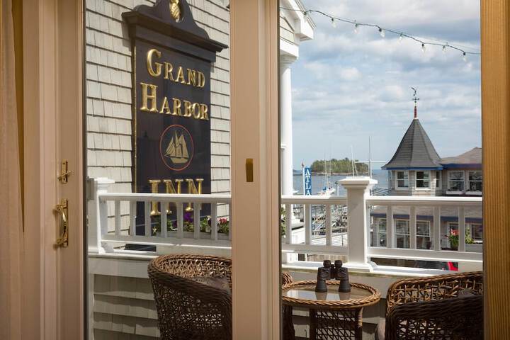Grand Harbor Inn