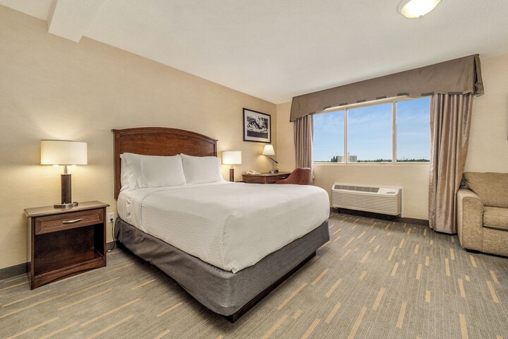 Room 32 of 200