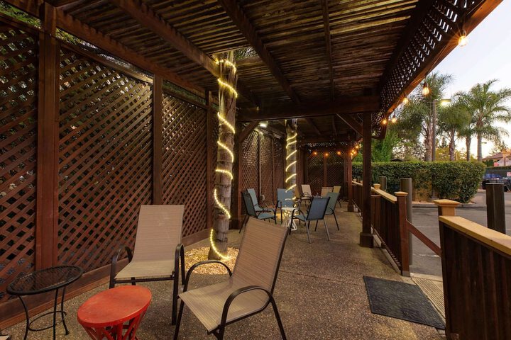 Hotel Exterior 18 of 18