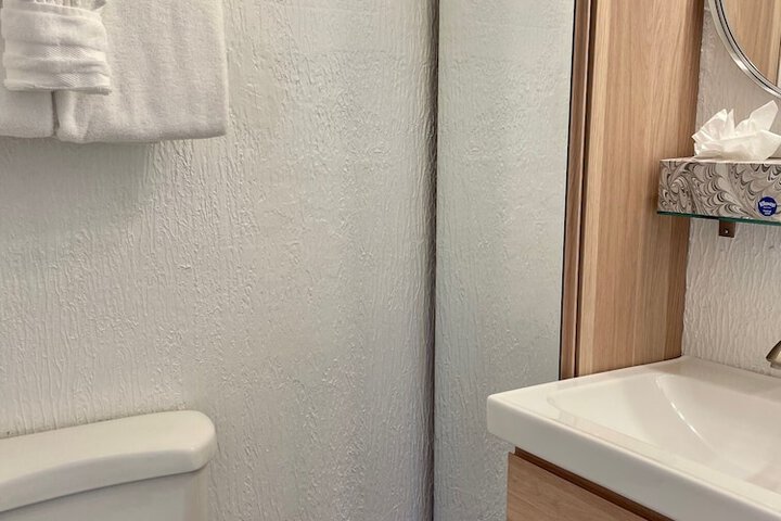 Room 107 of 156