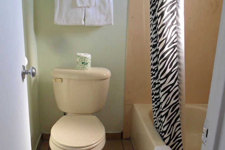 Room 4 of 41