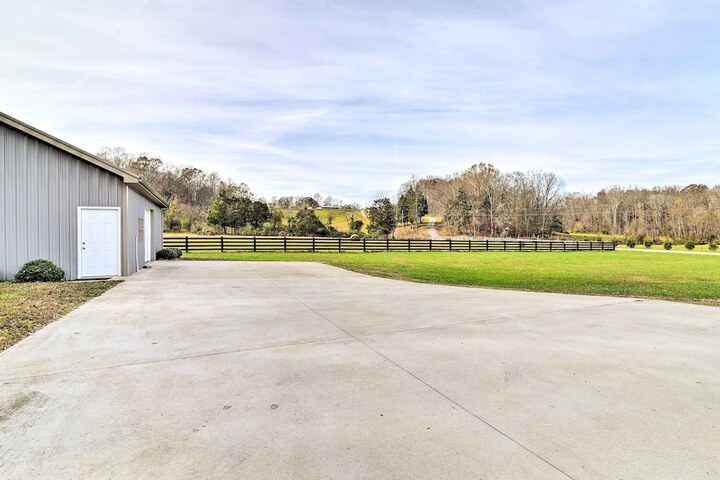 Secluded Retreat on 2 Acres Near Dale Hollow Lake!