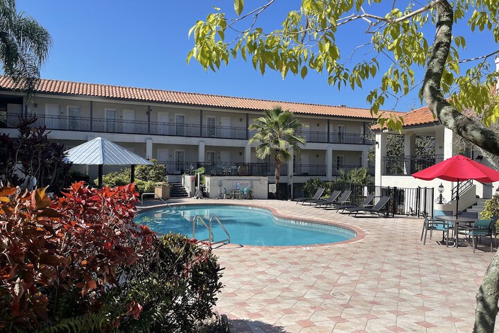 Pool 6 of 28