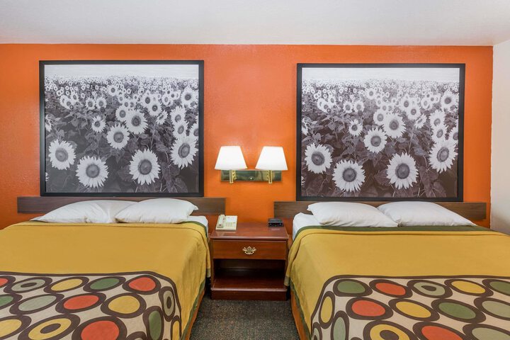 Room 6 of 26