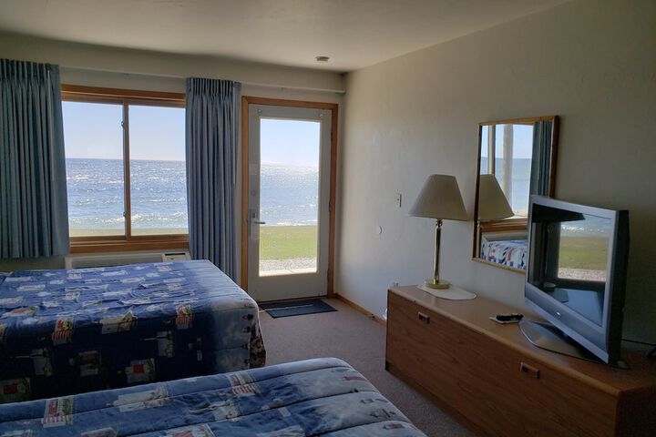 Algoma Beach Motel