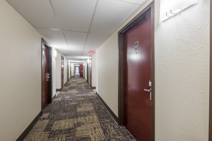 Ballroom/Hall 31 of 32