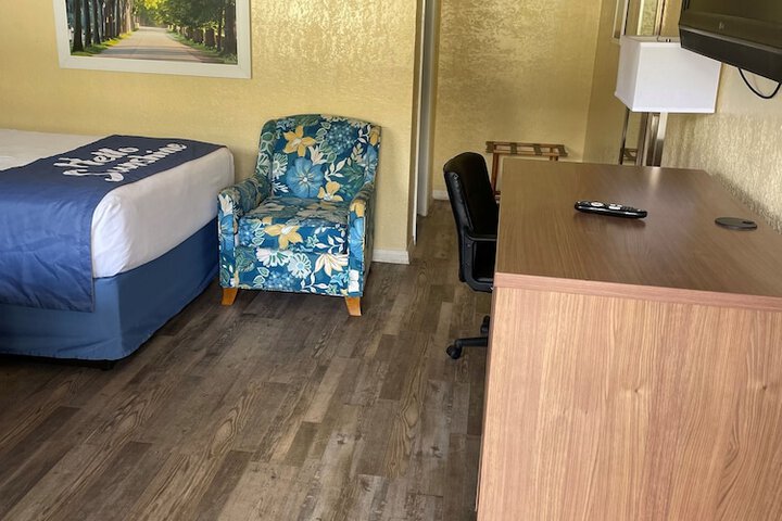 Room 22 of 24