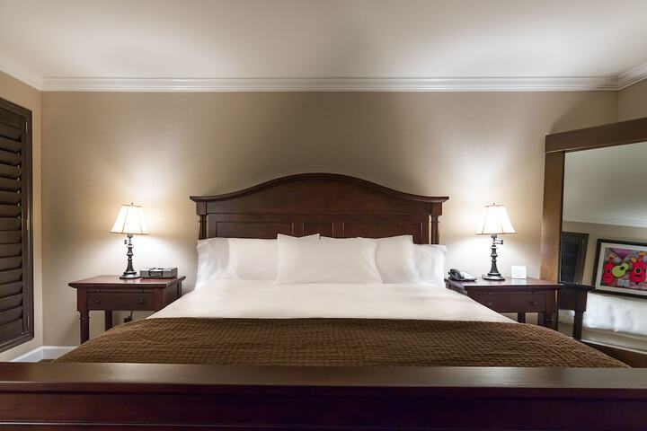 Room 17 of 38