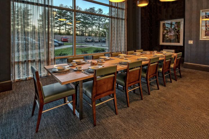 Dining 45 of 59
