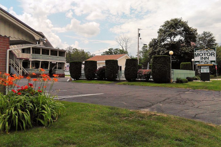 Northern Peaks Motor Inn