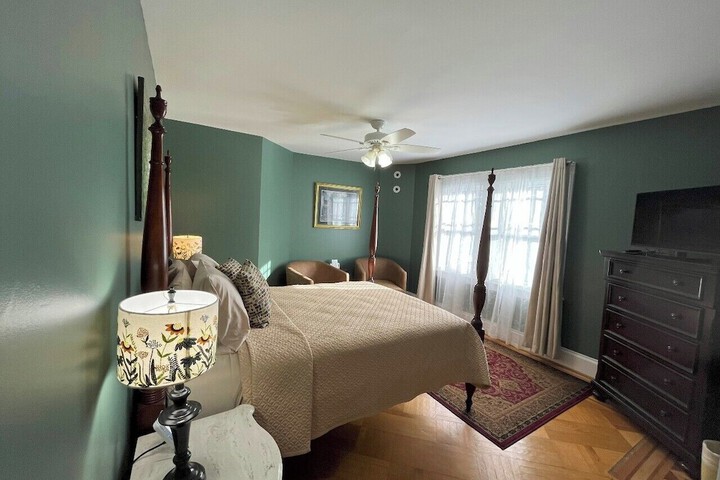 Room 18 of 60