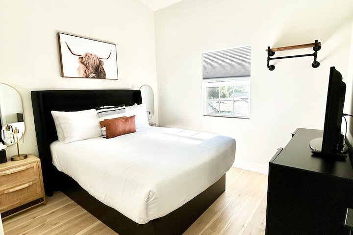 Room 52 of 131