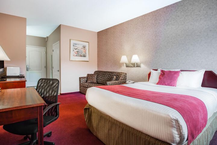Ramada by Wyndham 100 Mile House