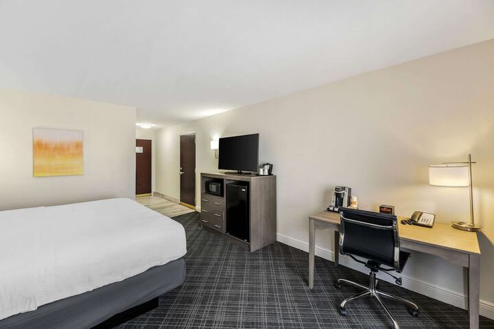 Room 15 of 32