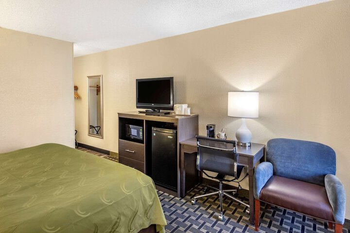 Room 18 of 32
