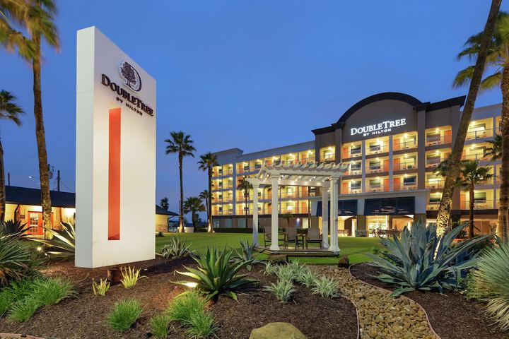 DoubleTree by Hilton Hotel Galveston Beach