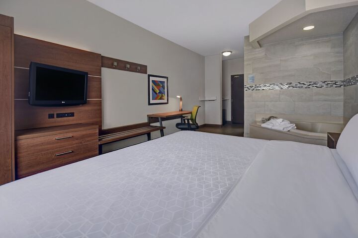 Holiday Inn Express Marshall by IHG