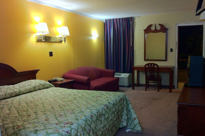 Room 7 of 14