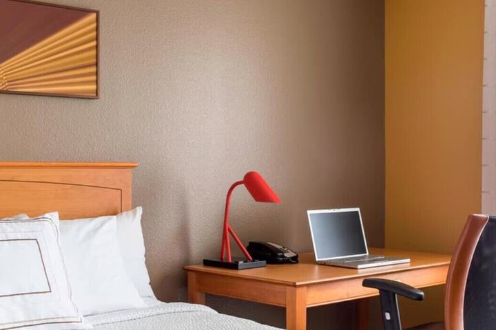Room 10 of 30