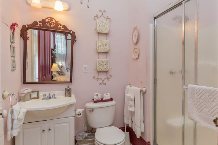 Coppersmith Inn B & B