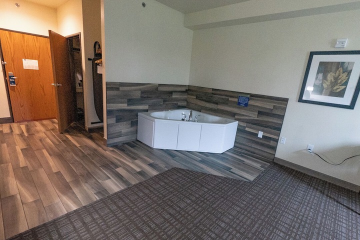 Cobblestone Inn & Suites - Sheldon