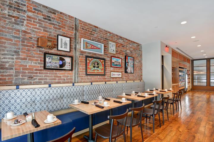 The Cincinnatian Hotel Curio Collection by Hilton