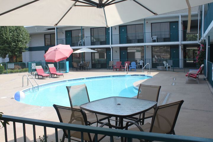 Pool 10 of 55