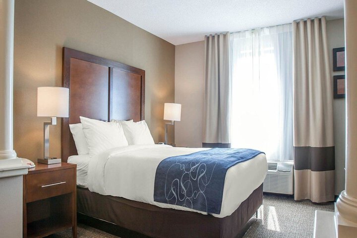 Comfort Suites West Warwick - Providence