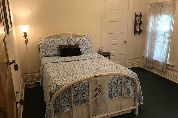 Room 63 of 89