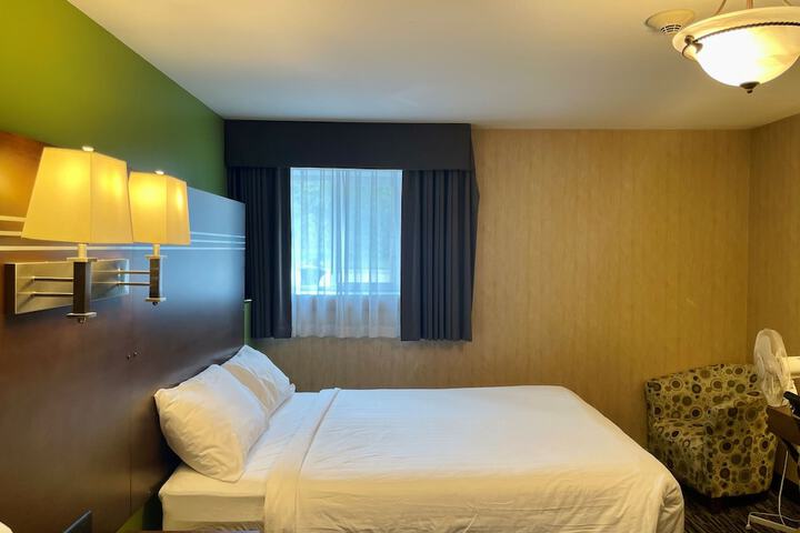 Room 47 of 112