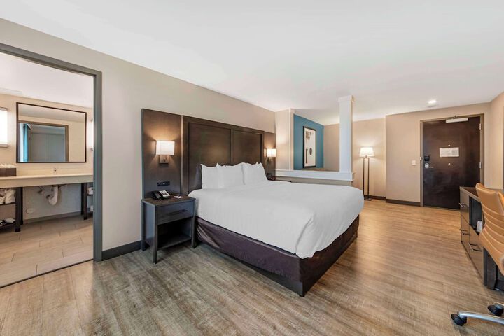 Room 30 of 50