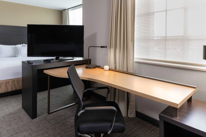 Room 32 of 40