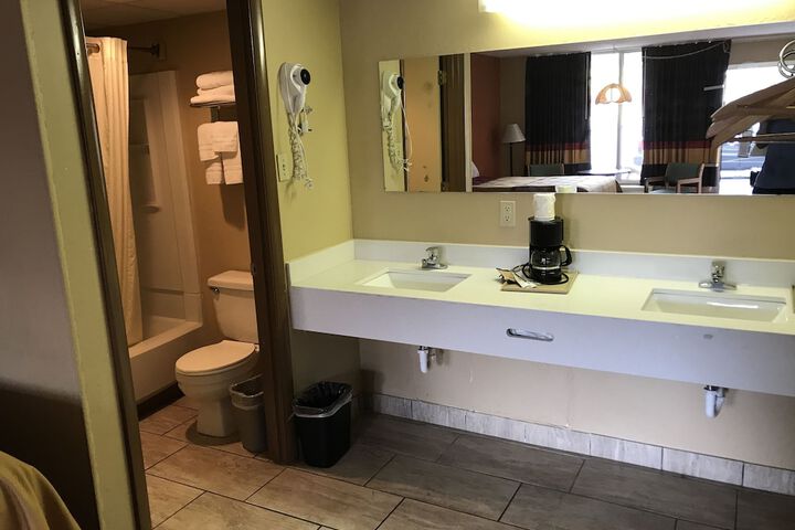 Room 12 of 23