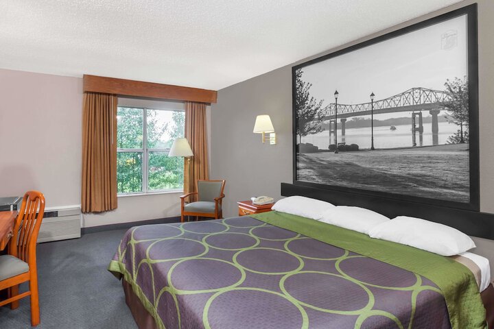 Room 8 of 20