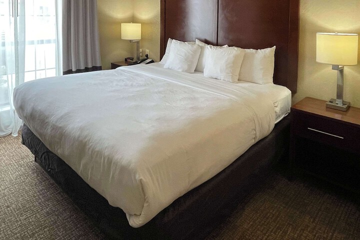 Room 13 of 35