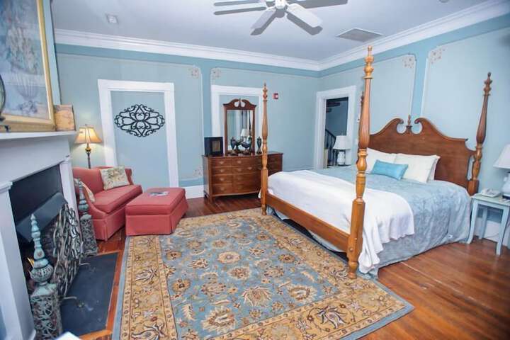 Room 14 of 28